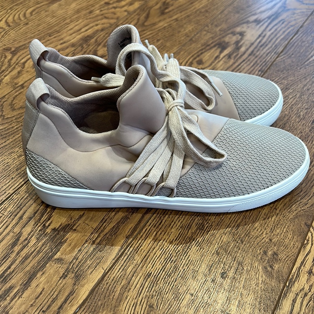 Steve Madden Lancer sneaker - size 8